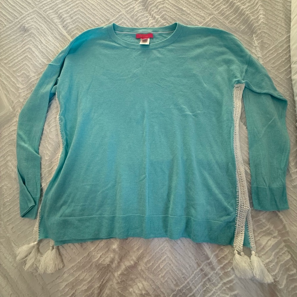 Lilly Pulitzer Aqua Knit with white trim and tassels